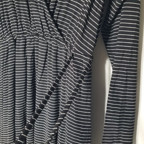 GAP Maternity Womens Sz M Long Sleeve Dress Faux Wrap Black White Striped V-Neck - Picture 6 of 10